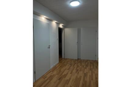 3,5-Zi.-DG-Wohnung, frisch renoviert, Geestemünde - Bremerhaven
