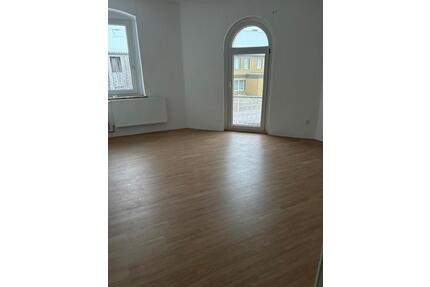 Frisch renovierte 5-Zimmer-Wohnung mit Balkon in Börßum