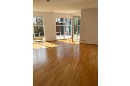 4-Zimmer Wohnung mit Garten in Waldperlach (München)