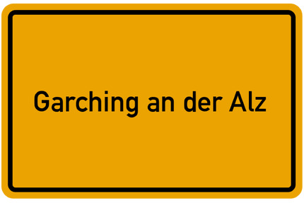 Zentrale 2-Zimmer-DG-Wohnung mit Balkon in Garching an der Alz