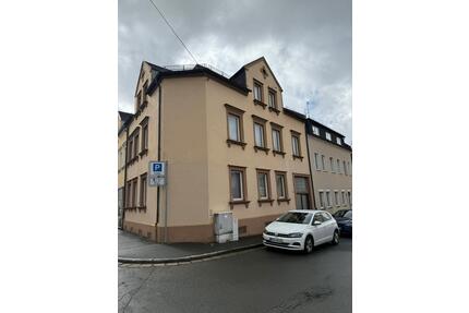 Großes Sanierungsbedürftiges Haus mit Potenzial für 3 Wohneinheit - Rehau