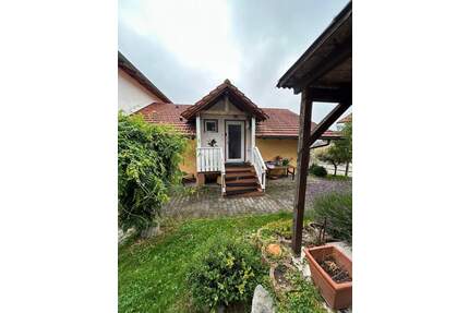 Einfamilienhaus-Anbau3-Zimmer-ETW in Hohenau