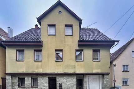 Denkmalgeschütztes Zweifamilienhaus mit Gewerbeeinheit (LadenflächeBüro) - Schwäbisch Gmünd