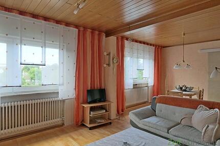 (EF0852_M) Kassel-Landkreis: Lohfelden, möblierte 2-Zi-Wohnung mit Dachbalkon, WLAN und Grundreinigung inklusive