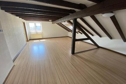 Dachgeschosswohnung in Saarlouis-Steinrausch zu vermieten