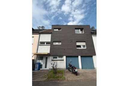 Dreizimmerwohnung - 1.095,00&nbsp;EUR Kaltmiete, ca.&nbsp; 67,00&nbsp;m&sup2; in Wesseling (PLZ: 50389)