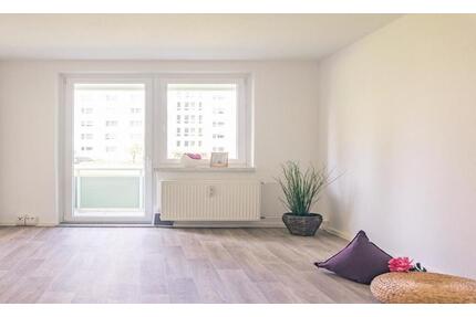 2 Raumwohnung mit Balkon - 335,00&nbsp;EUR Kaltmiete, ca.&nbsp; 62,96&nbsp;m&sup2; in Chemnitz (PLZ: 09119) Kapellenberg