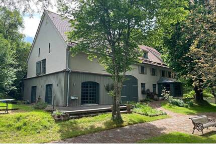 WALKERTSHOFEN: EXTRAVAGANTER LANDSITZ MIT MULTIFUNKTIONALEN PERSPEKTIVEN!