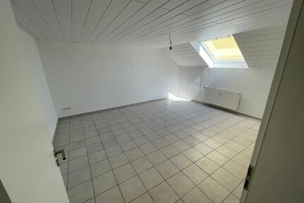 3-Zimmer Wohnung in kleiner Wohneinheit + Garage*Provisionsfrei* - Hockenheim