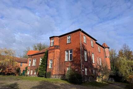 Historisches Herrenhaus Altenzaun an der Elbe zur Eigennutzung inkl. Vermietung - Hohenberg-Krusemark