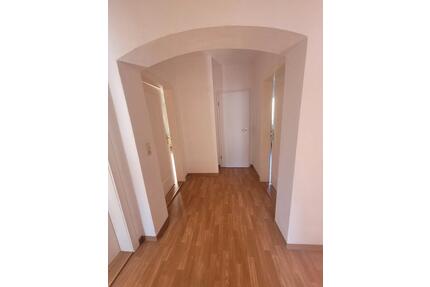 „Raum für mehr: Eleganz und Komfort auf einer Ebene.“ - Zschopau