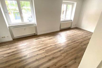 Ruhige Lage! Tolle 2-Zi. Whg mit Balkon, Bad mit Fenster! - Leipzig Stötteritz