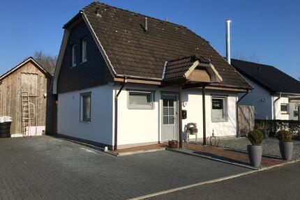 Haus zur Miete - 850,00&nbsp;EUR Kaltmiete, ca.&nbsp; 8,00&nbsp;m&sup2; in Hennstedt (PLZ: 25779)