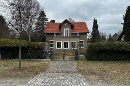 Einfamilienhaus mit 4 Zimmern und 3 Kammern in Schulzendorf zu vermieten