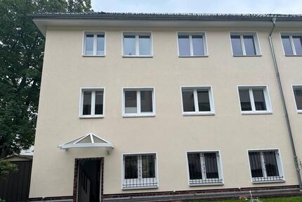 Bürohaus in Lankwitz - 2.200,00&nbsp;EUR Kaltmiete, ca.&nbsp; 180,00&nbsp;m&sup2; in Berlin (PLZ: 12247) Steglitz-Zehlendorf