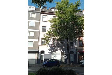 Wohnung Ladenlokal mit Hof und Anbau - Düsseldorf Derendorf