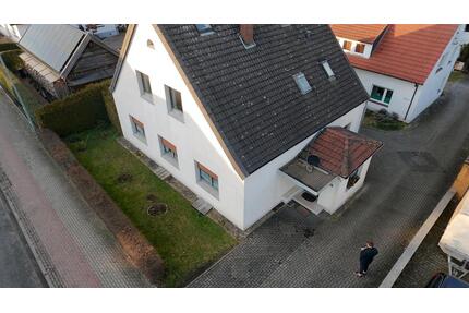 Dachgeschosswohnung 76m2, Stellplatz, Glasfaser, Eigener Eingang - Bünde