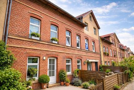 Attraktive und vollständig renovierte 2-Raum-DG-Wohnung - Quedlinburg