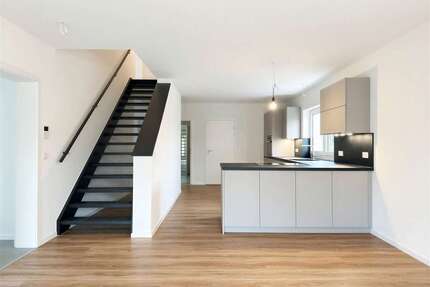 Haus zum Mieten in Bietigheim-Bissingen 2.800,00 € 175.36 m²