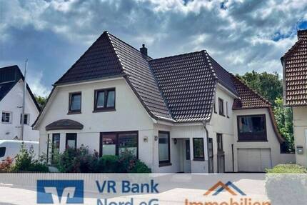 Potenzialobjekt: Mehrfamilienhaus mit freier Wohnung im Herzen von Sörup