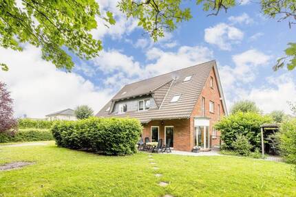 Doppelhaushälfte mit pflegeleichtem Garten, 6,5 Zimmern und 2 Bädern - ruhige Lage - Brieselang