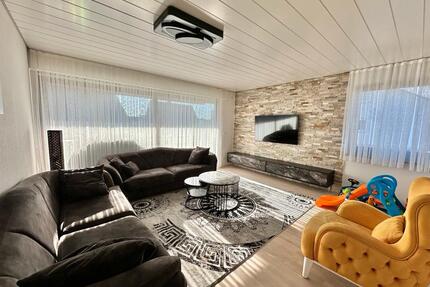 Moderne kernsanierte 3,5 Zimmer Wohnung mit Balkon & Garage - Villingen-Schwenningen