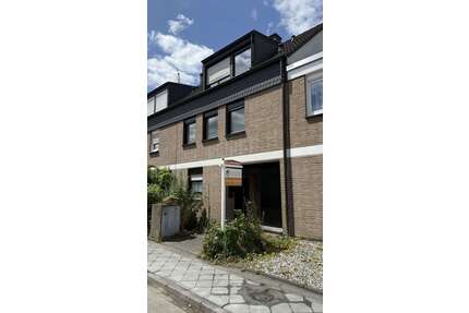 Haus zum Kaufen in Düsseldorf 509.000,00 € 142.4 m²