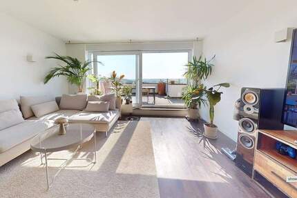 Toplage in Leonberg am alten Golfplatz: 4-Zimmer-EG mit großzügiger Terrasse & Weitblick