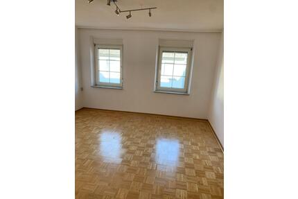 Zu Vermieten - 300,00&nbsp;EUR Kaltmiete, ca.&nbsp; 56,00&nbsp;m&sup2; in Pirmasens (PLZ: 66955) Niedersimten