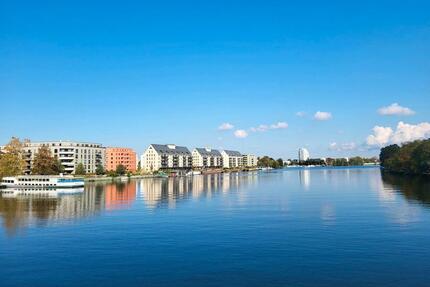 Wunderschöne möbelierte Dachgeschoss Wohnung mit Dachterrasse - Berlin Spandau