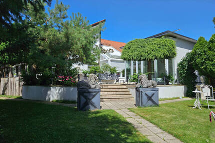 Traumhaft schönes Anwesen mit parkähnlichem Garten und Wellnessbereich - Essingen-Lauterburg