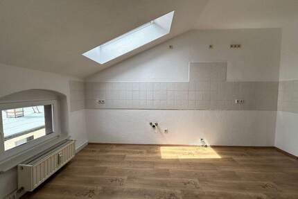 gemütliche 2,5-Raum-Wohnung im DG mit eigenem Gartenanteil - Zittau