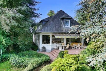 Attraktives Haus in absoluter Top Lage! - Bonn Schweinheim