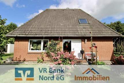 Vermietetes Einfamilienhaus mit idyllischen Garten - Oldenswort