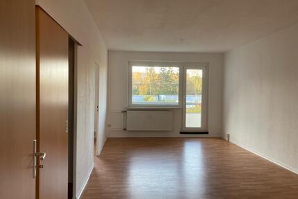 Viel Raum, klare Linien: 4 Zimmer mit Balkon und smartem Grundriss - Gotha