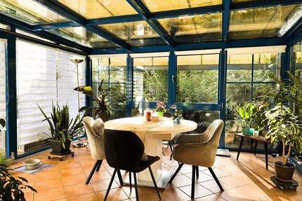 Wohnen, wo Lübeck ins Grüne übergeht; großzügiges EFH mit Wintergarten in Siems nahe Trave & Natur.