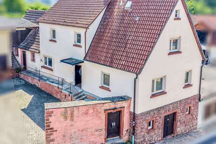 Haus zum Kaufen in Karlstadt 99.000,00 € 116 m²