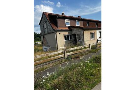 Kleine Doppelhaushälfte, großes Geundstück und viel Potenzial - Breitungen/Werra