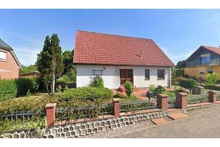 Einfamilienhaus mit Einliegerwohnung, Vollkeller & Doppelgarage (Erdbeeracker) - Neustrelitz