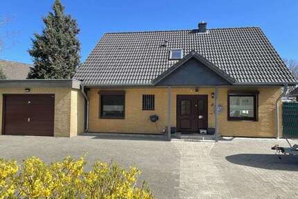 Haus zum Kaufen in Hartenholm 339.000,00 € 59.89 m²