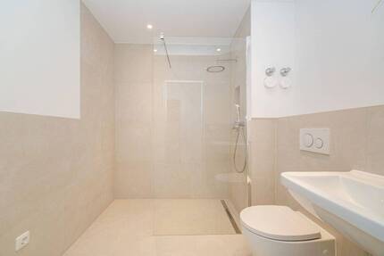 Stilvoll modernisierte 3-Zimmer-Whg mit 2 Balkonen in ruhiger Lage von München-Neubiberg - Neubiberg bei München