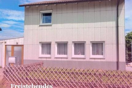 Freistehendes Einfamilienhaus mit Garten - Wunsiedel