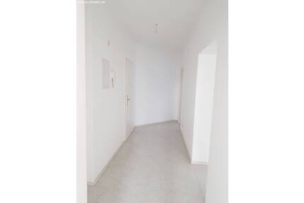 Helle 3-Raum-Wohnung in saniertem Gründerzeit-Mehrfamilienhaus, ruhige zentrumsnahe Lage in Chemnitz-Hilbersdorf