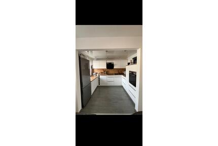 Sanierte 3-Zi.-ETW mit Einbauküche, Kamin & Stellplatz - Bielefeld Heepen