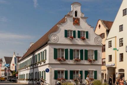 Charmante Dachgeschosswohnung 102qm auf 2 Ebenen in Aichach