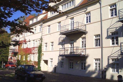 Klein aber fein: 2-Zimmerwohnung im Erdgeschoss (Hochparterre) mit Einbauküche und Balkon-Nähe Krankenhaus - Bünde