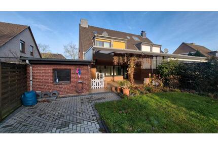 DHH in Willich-Neersen: Neue Heizung, Garten & Partykeller!