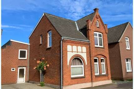 Haus zum Kaufen in Husum 358.000,00 € 160.53 m²