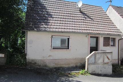 Haus in Ruhiger Lage ca.100m2 Grundf. stak sanierungsbedürftige - Dörzbach