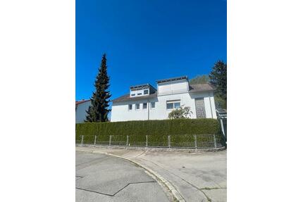 Sonnige 4 Zimmer Wohnung - 1.255,00&nbsp;EUR Kaltmiete, ca.&nbsp; 110,00&nbsp;m&sup2; in Kaufbeuren (PLZ: 87600)